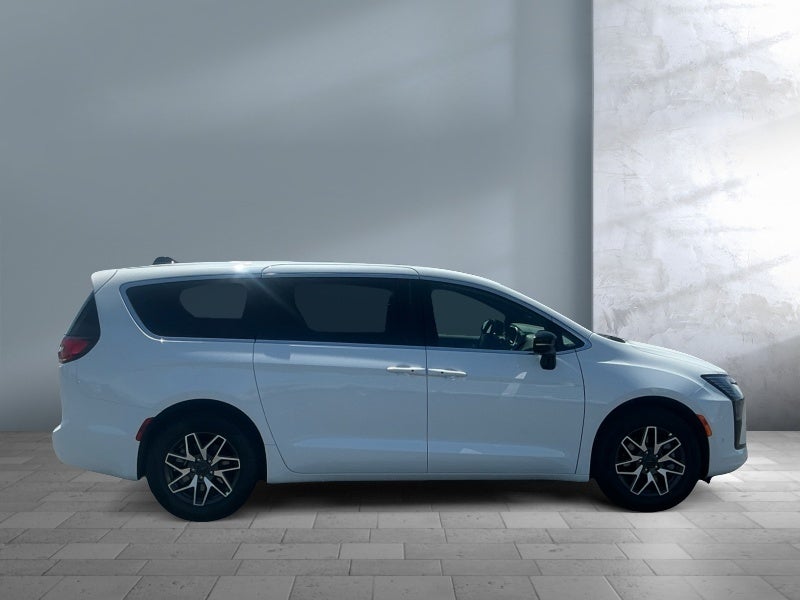 2027 Chrysler Pacifica PACIFICA LIMITED AWD