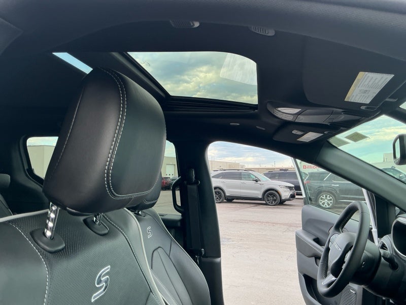 2027 Chrysler Pacifica PACIFICA LIMITED AWD