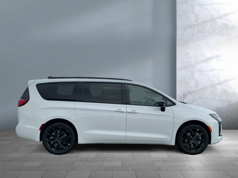 2027 Chrysler Pacifica PACIFICA LIMITED AWD