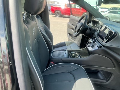 2027 Chrysler Pacifica PACIFICA LIMITED AWD