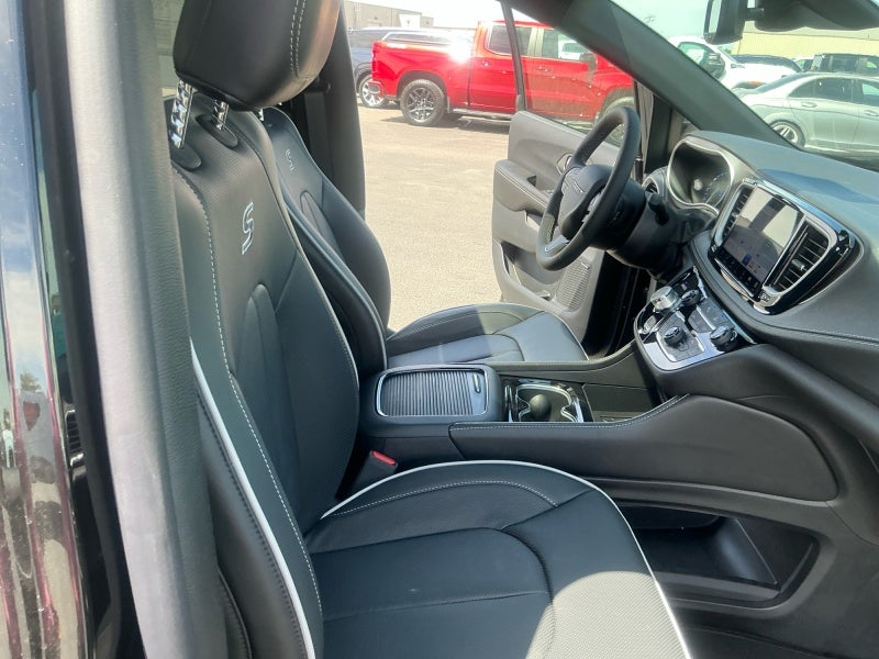 2027 Chrysler Pacifica PACIFICA LIMITED AWD