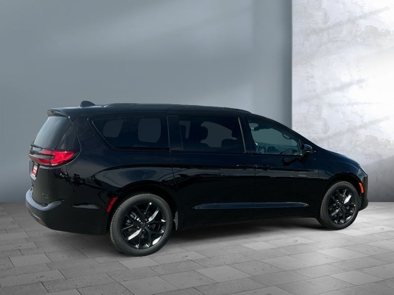 2027 Chrysler Pacifica PACIFICA LIMITED AWD