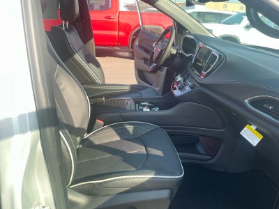 2026 Chrysler Pacifica PACIFICA LIMITED AWD