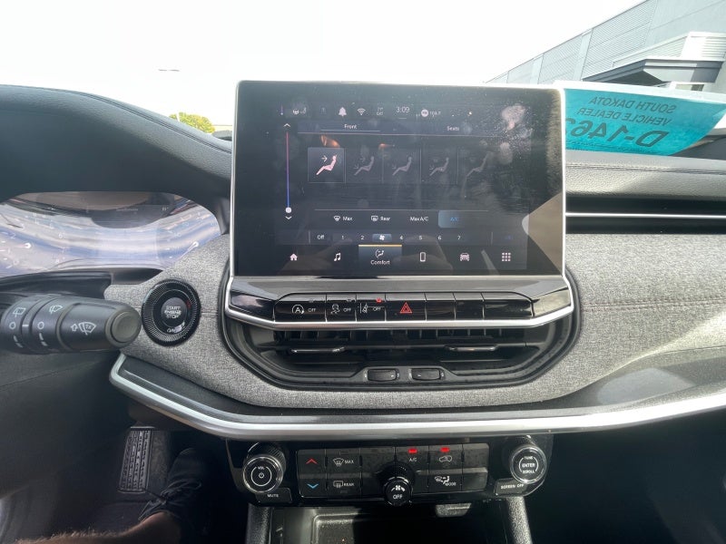 2024 Jeep Compass Latitude Lux FWD