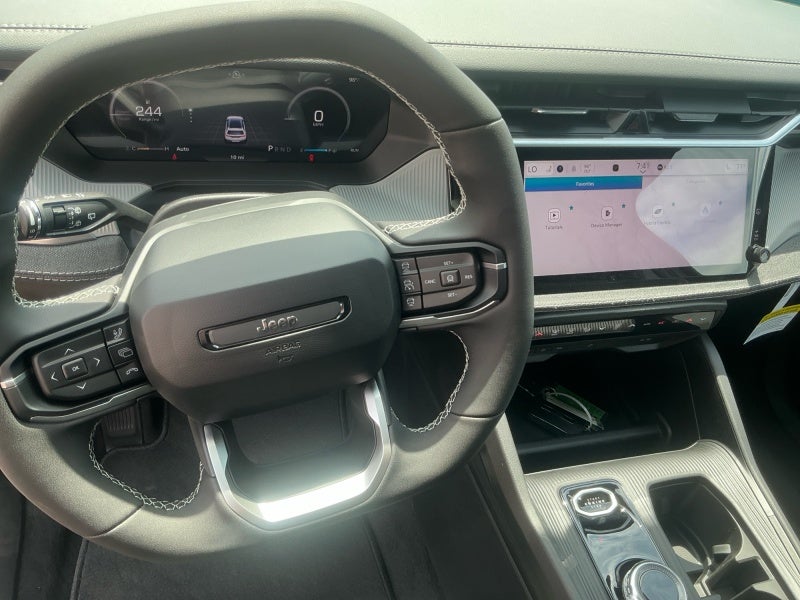 2026 Jeep Cherokee CHEROKEE LAREDO 4X4
