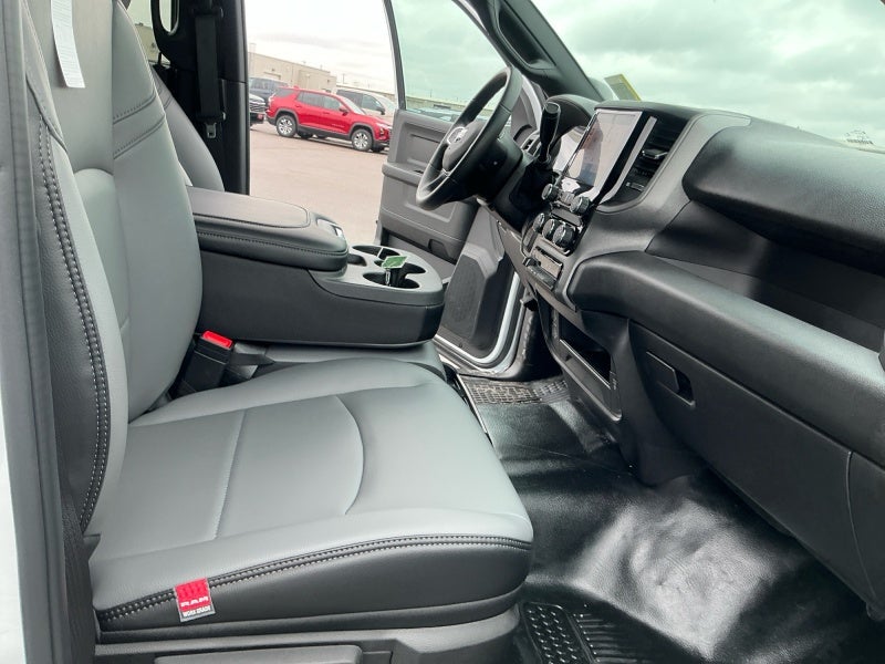 2027 RAM Ram 3500 RAM 3500 TRADESMAN CREW CAB 4X4 6'4' BOX
