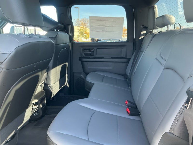 2027 RAM Ram 3500 RAM 3500 TRADESMAN CREW CAB 4X4 6'4' BOX