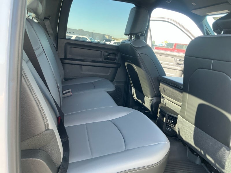 2027 RAM Ram 3500 RAM 3500 TRADESMAN CREW CAB 4X4 6'4' BOX