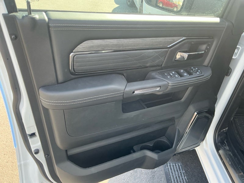 2027 RAM Ram 3500 RAM 3500 LIMITED MEGA CAB 4X4 6'4' BOX