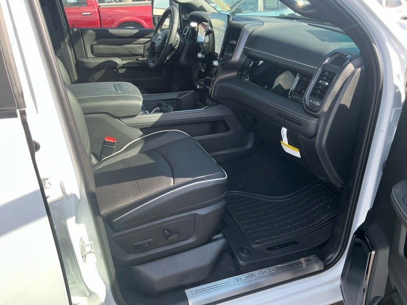 2027 RAM Ram 3500 RAM 3500 LIMITED MEGA CAB 4X4 6'4' BOX