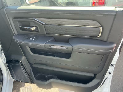 2027 RAM Ram 3500 RAM 3500 LIMITED MEGA CAB 4X4 6'4' BOX