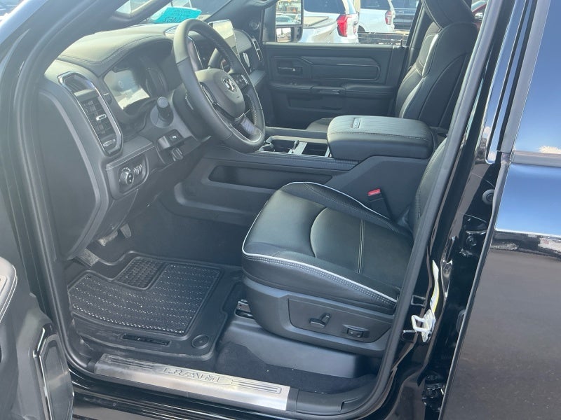 2027 RAM Ram 3500 RAM 3500 LIMITED MEGA CAB 4X4 6'4' BOX