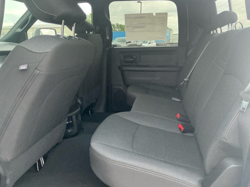2026 RAM Ram 2500 RAM 2500 BLACK EXPRESS CREW CAB 4X4 6'4' BOX