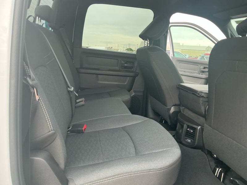 2026 RAM Ram 2500 RAM 2500 BLACK EXPRESS CREW CAB 4X4 6'4' BOX