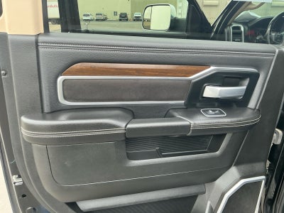 2022 RAM 3500 Laramie Crew Cab 4x4 8' Box