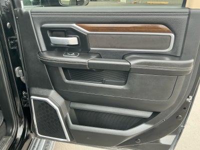 2022 RAM 3500 Laramie Crew Cab 4x4 8' Box