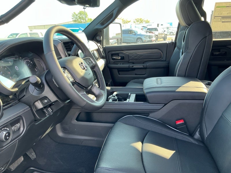 2026 RAM 3500 RAM 3500 LIMITED CREW CAB 4X4 8' BOX