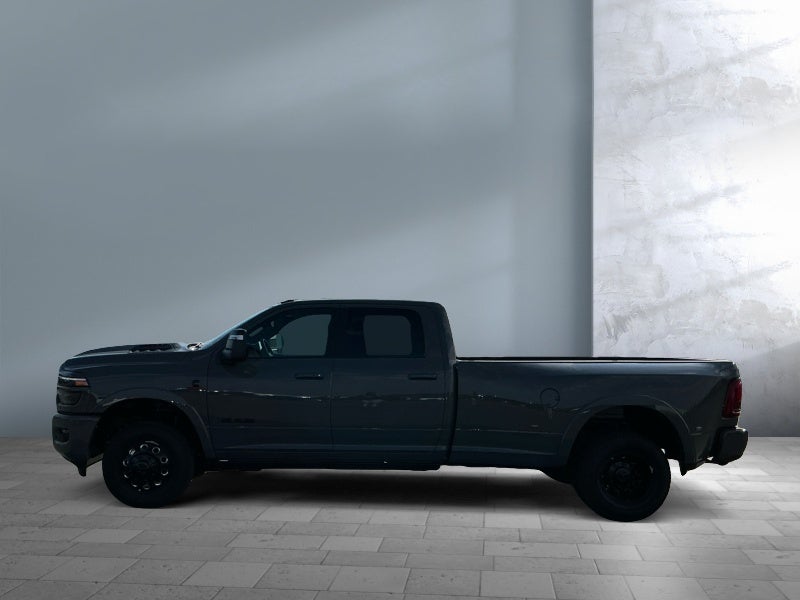 2026 RAM 3500 RAM 3500 LIMITED CREW CAB 4X4 8' BOX