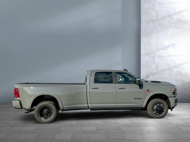 2026 RAM 3500 RAM 3500 LIMITED CREW CAB 4X4 8' BOX