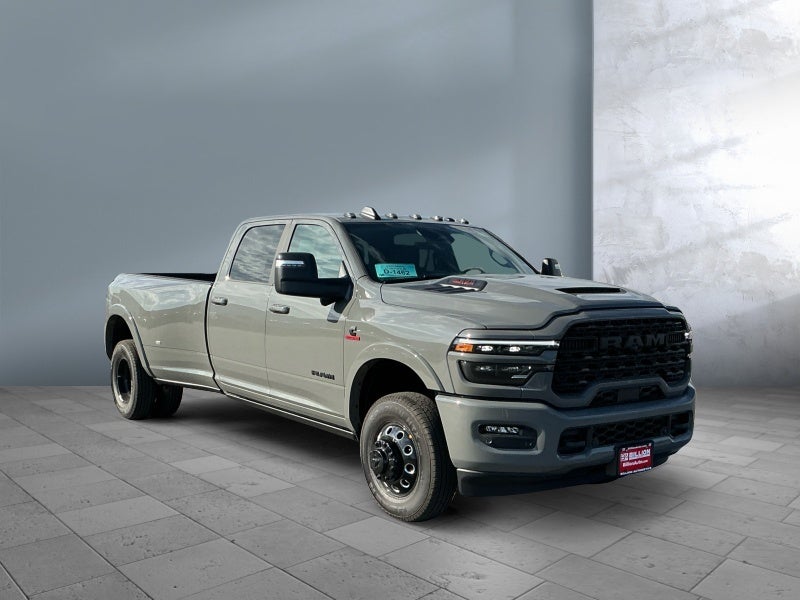 2026 RAM 3500 RAM 3500 LIMITED CREW CAB 4X4 8' BOX