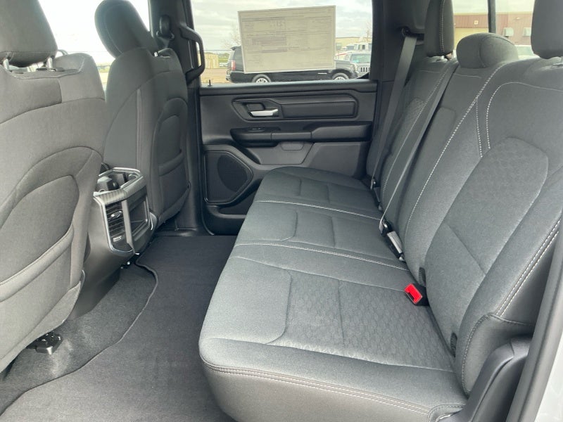 2027 RAM Ram 1500 RAM 1500 EXPRESS CREW CAB 4X4 5'7' BOX