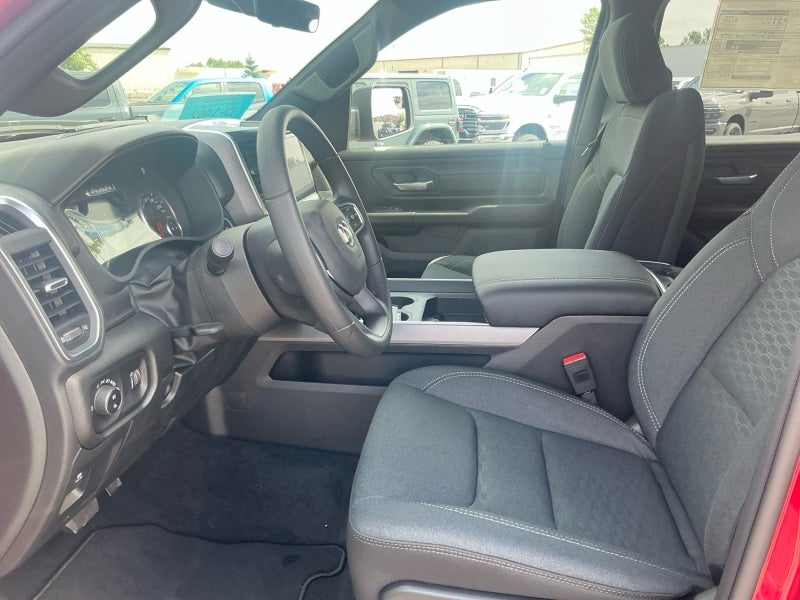 2026 RAM Ram 1500 RAM 1500 EXPRESS CREW CAB 4X4 5'7' BOX