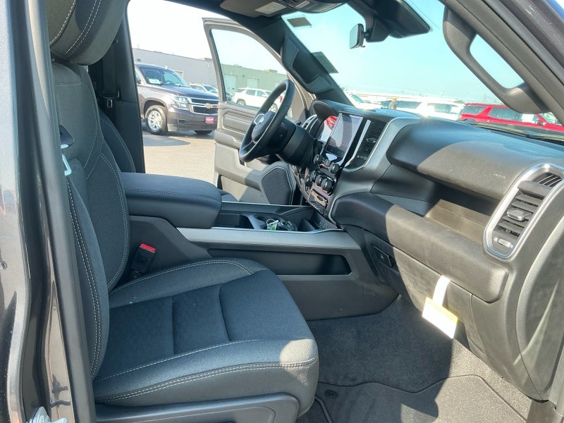 2026 RAM 1500 RAM 1500 EXPRESS CREW CAB 4X4 5'7' BOX