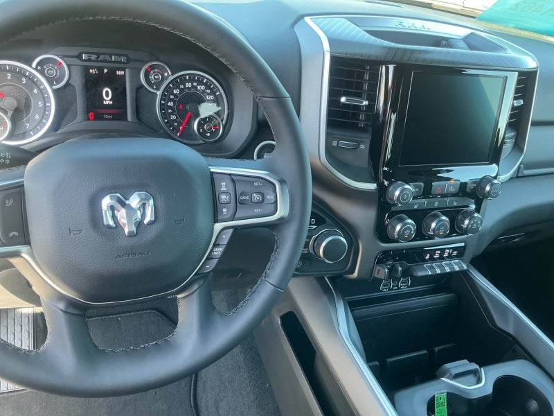 2027 RAM Ram 1500 RAM 1500 BIG HORN CREW CAB 4X4 5'7' BOX