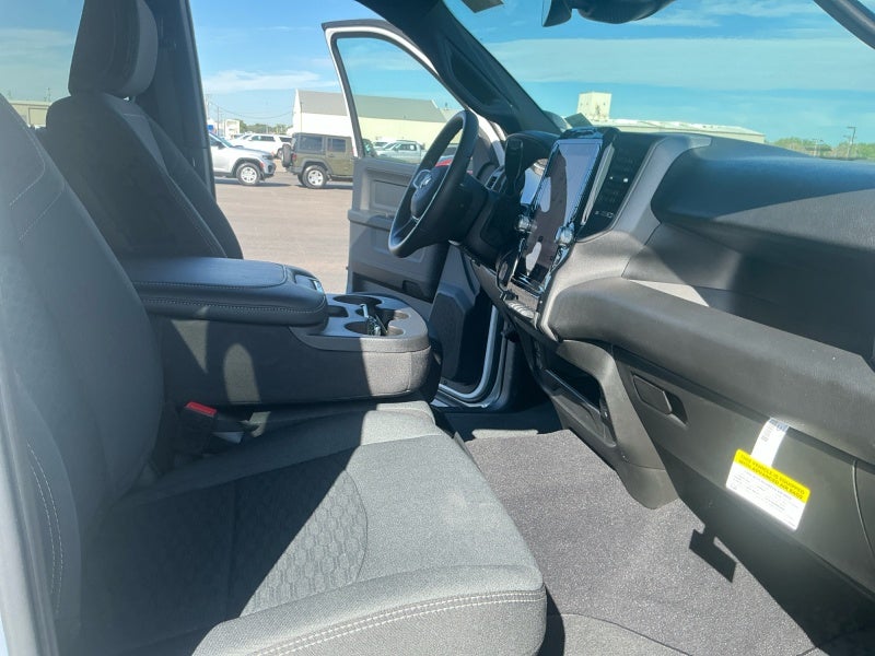 2026 RAM 2500 RAM 2500 TRADESMAN CREW CAB 4X4 6'4' BOX