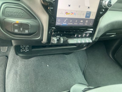 2026 RAM 2500 RAM 2500 TRADESMAN CREW CAB 4X4 6'4' BOX