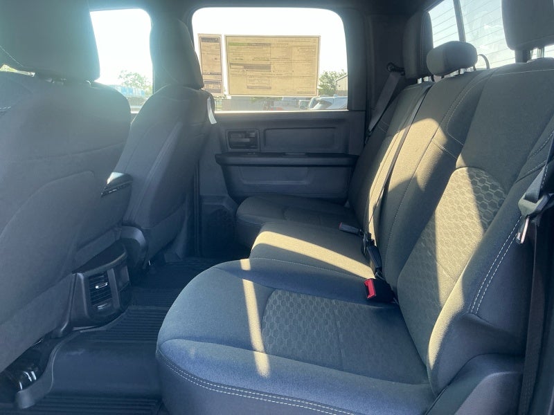 2026 RAM Ram 2500 RAM 2500 BLACK EXPRESS CREW CAB 4X4 6'4' BOX