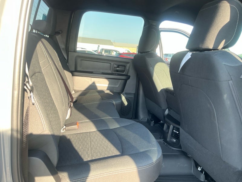2026 RAM Ram 2500 RAM 2500 BLACK EXPRESS CREW CAB 4X4 6'4' BOX