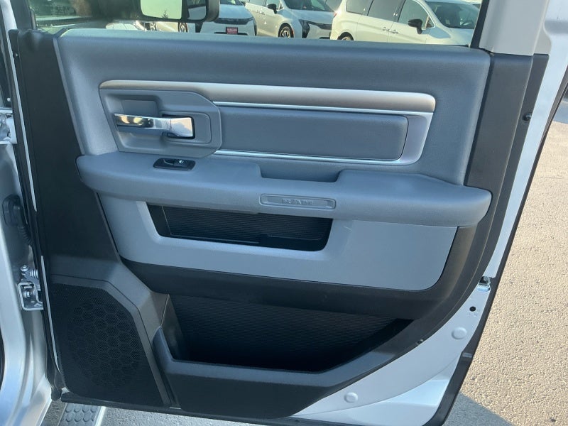 2018 RAM 2500 Big Horn Crew Cab 4x4 6'4' Box