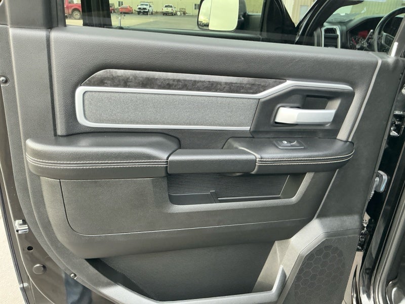 2022 RAM 2500 Big Horn Crew Cab 4x4 6'4' Box