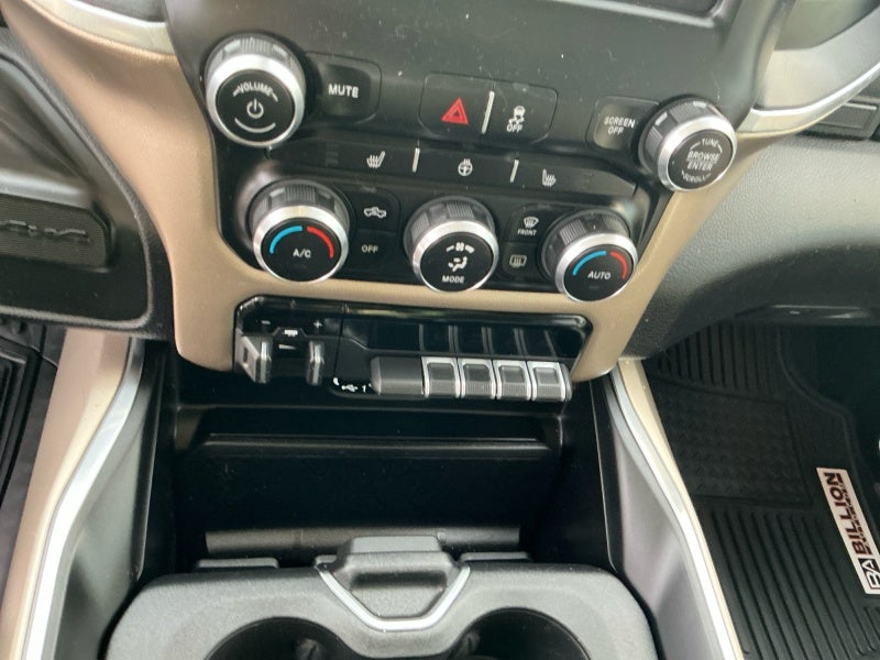 2022 RAM 2500 Laramie Crew Cab 4x4 6'4' Box