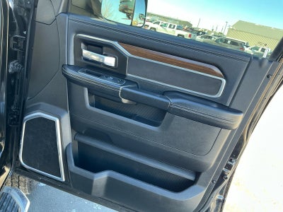 2022 RAM 2500 Laramie Crew Cab 4x4 6'4' Box