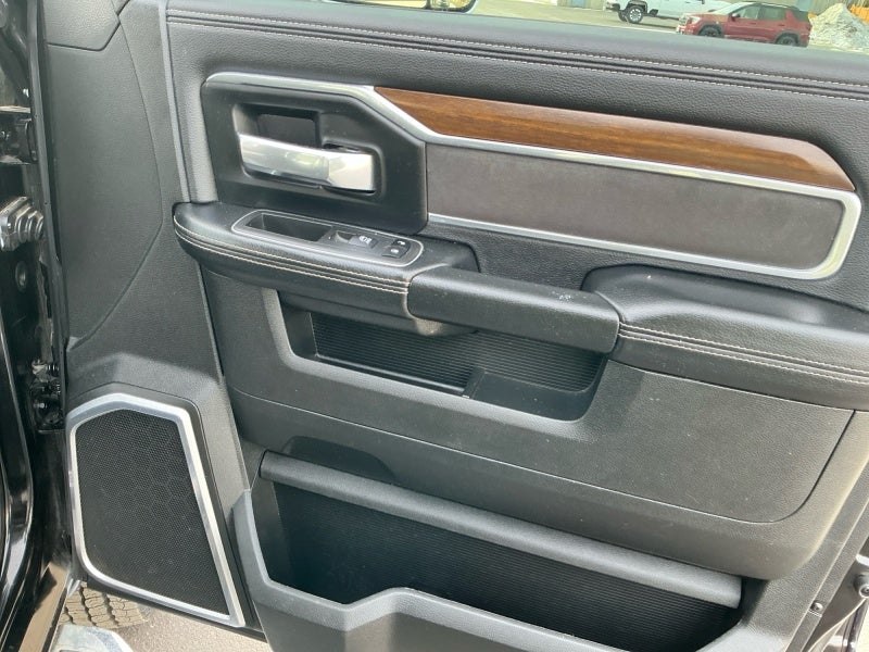 2022 RAM 2500 Laramie Crew Cab 4x4 6'4' Box