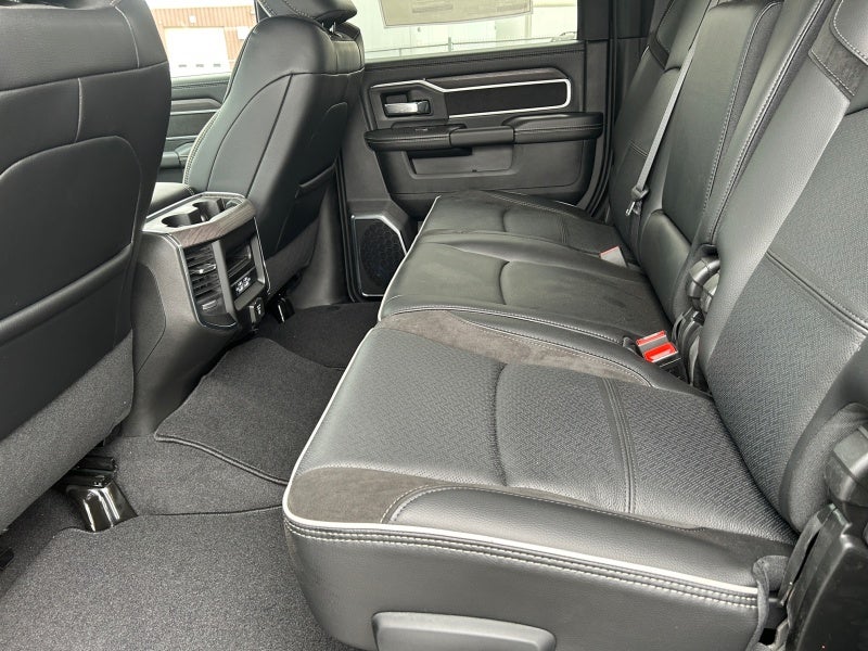 2025 RAM Ram 2500 RAM 2500 LARAMIE MEGA CAB 4X4 6'4' BOX