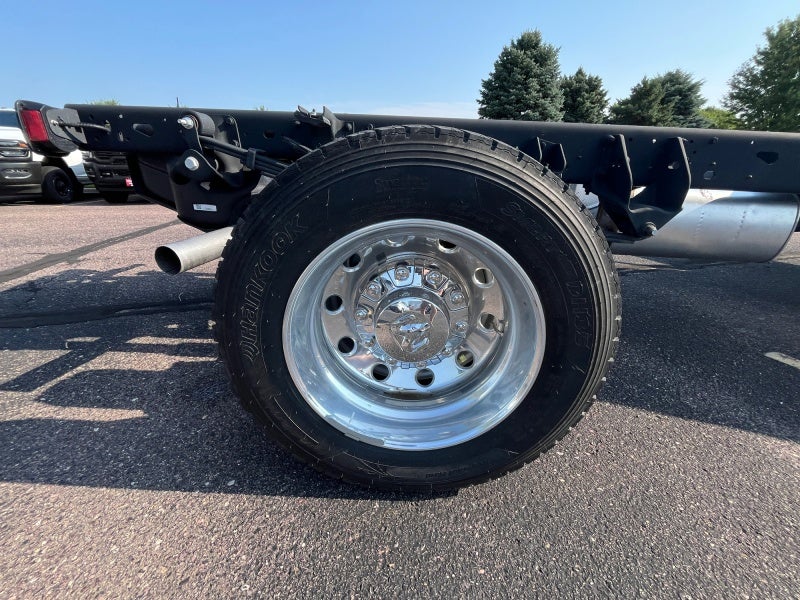 2025 RAM 5500 Chassis RAM 5500 BIG HORN CHASSIS REGULAR CAB 4X4 120' CA