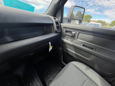 2026 RAM 5500 Chassis RAM 5500 TRADESMAN CHASSIS CREW CAB 4X4 84' CA