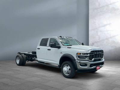 2026 RAM Ram 5500 Chassis Cab RAM 5500 TRADESMAN CHASSIS CREW CAB 4X4 84' CA