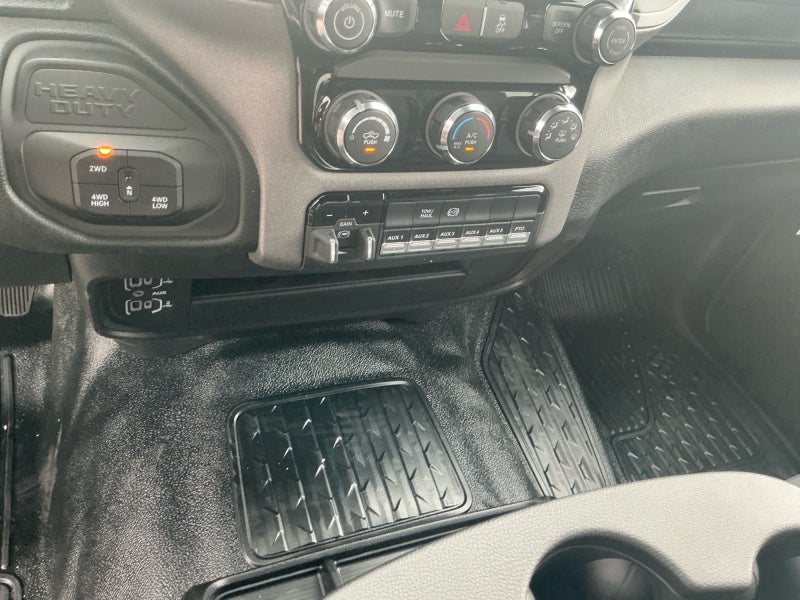2026 RAM Ram 5500 Chassis Cab RAM 5500 TRADESMAN CHASSIS CREW CAB 4X4 84' CA