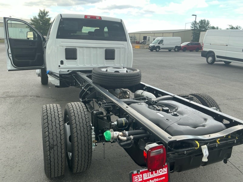 2026 RAM Ram 5500 Chassis Cab RAM 5500 TRADESMAN CHASSIS CREW CAB 4X4 84' CA