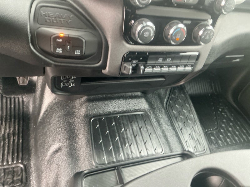 2027 RAM Ram 3500 Chassis Cab RAM 3500 TRADESMAN CREW CAB CHASSIS 4X4 60' CA