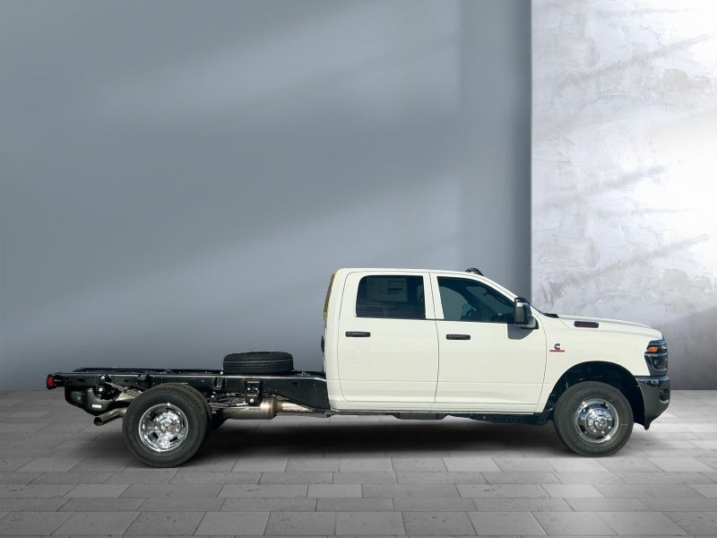 2027 RAM Ram 3500 Chassis Cab RAM 3500 TRADESMAN CREW CAB CHASSIS 4X4 60' CA