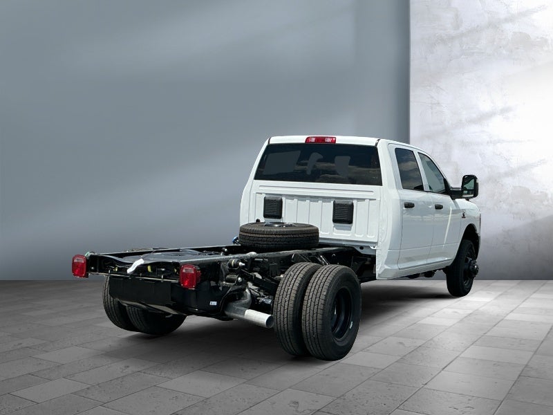 2026 RAM Ram 3500 Chassis Cab RAM 3500 TRADESMAN CREW CAB CHASSIS 4X4 60' CA