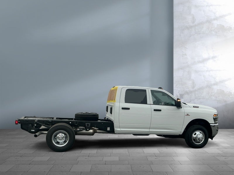 2027 RAM Ram 3500 Chassis Cab RAM 3500 TRADESMAN CREW CAB CHASSIS 4X4 60' CA