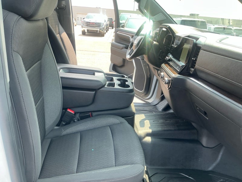 2024 GMC Sierra 1500 4WD Crew Cab Short Box Elevation with 3SB