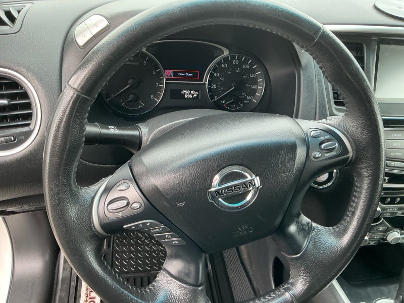 2015 Nissan Pathfinder SV