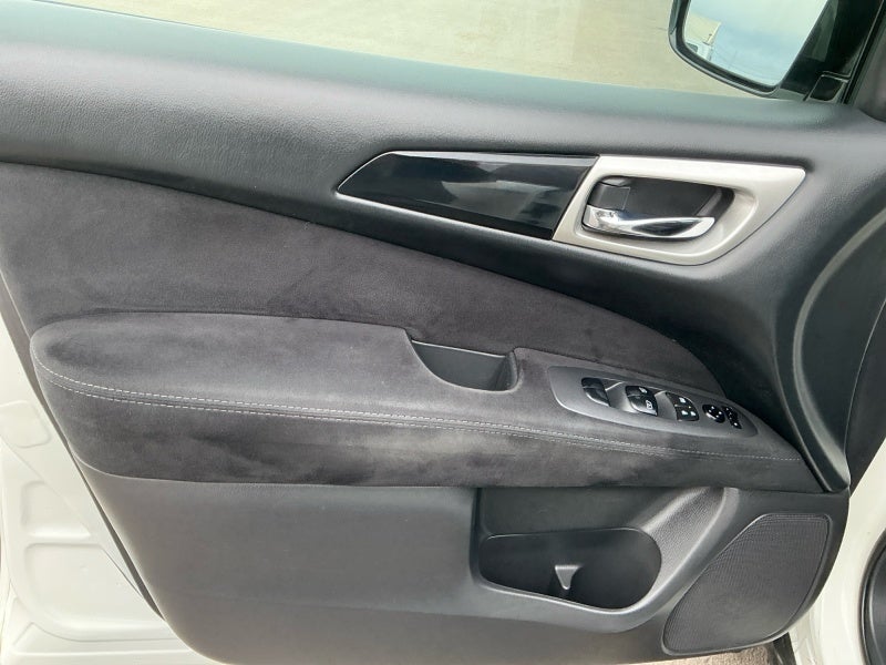 2015 Nissan Pathfinder SV